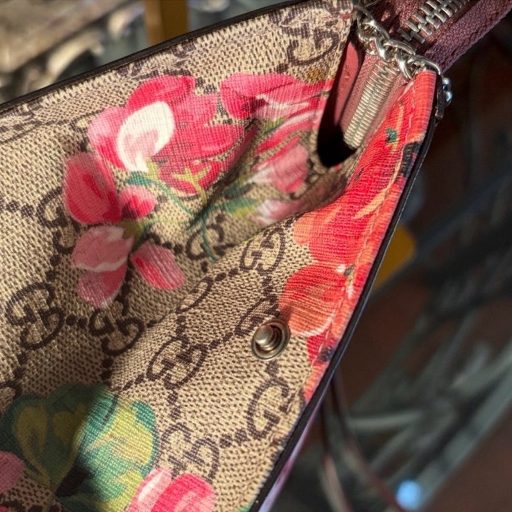Gucci Pink and Tan Floral GG Canvas Make Up Bag - Picture 3 of 8